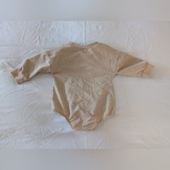 "Lil' Dude" sweatshirt bodysuit (size 6 months) - Picture 3 of 3